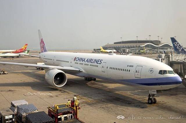 波音777-300er,很多人又把他叫做77w.