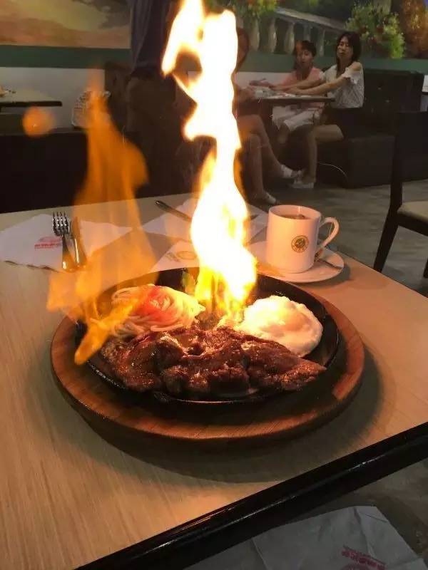 网红美食|在福清爆红の榴莲披萨和火焰牛排,吃到你嘴软!