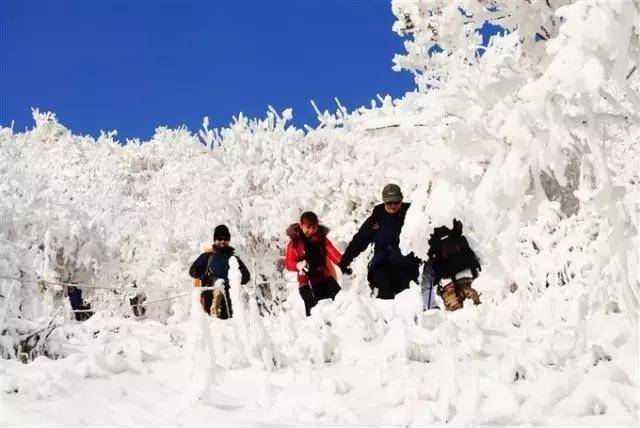 成都户外:成都的户外拉练基地—冰雪世界之赵公山