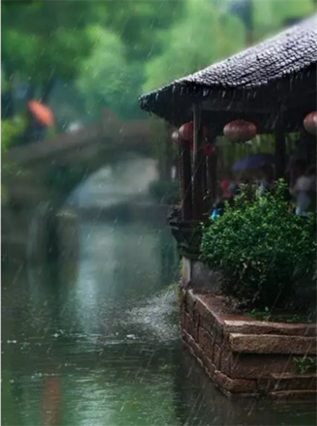 最美不是下雨天是陪你在烟雨朦胧中走过的古镇