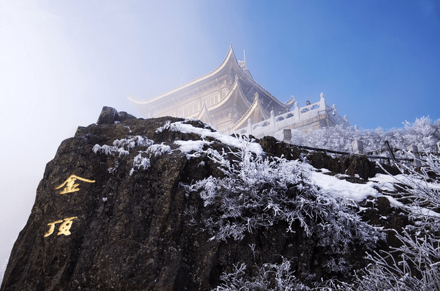 《参谋长说车》女副官推荐初冬最美雪景地峨眉山