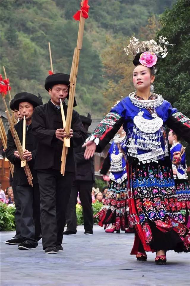 第三届苗族芦笙大赛在雷山县下郎德苗寨举行