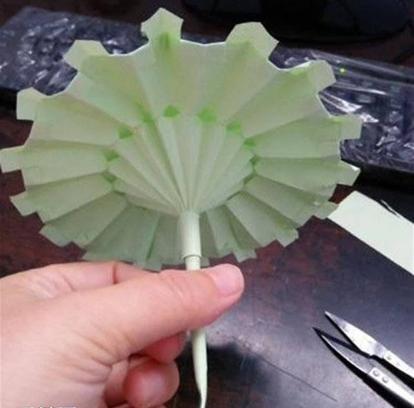 超逼真的小雨伞折纸,不知道小朋友们有没学会呢?