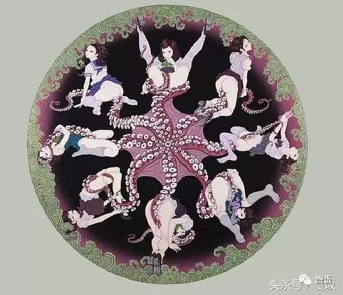 日本浮世绘中有两只章鱼以触手攻击一名采珠的海女,并进行拟似恋兽癖