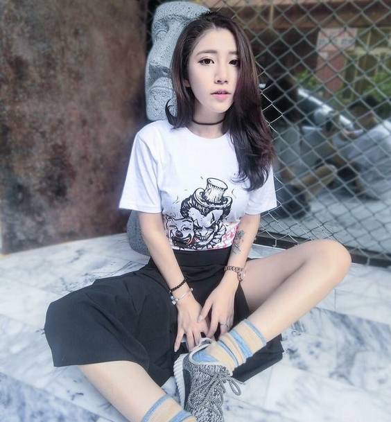 ajgirl = 伤肾?台湾妹妹穿上球鞋果然更性感!