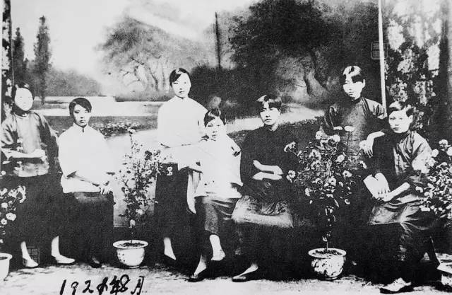 才女林徽因1916年在北京培华女子中学.