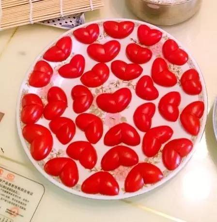西餐摆盘,5秒钟把小番茄切成小爱心