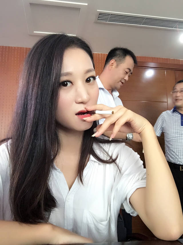 推网红推荐艺人:丁一中国内地新锐女演员