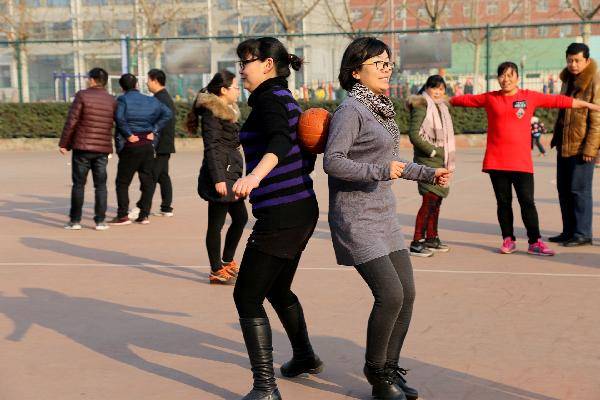 河南羲城中学隆重举行教职工冬季运动会开幕式