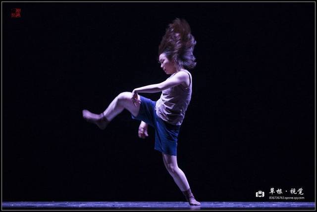 北京舞蹈学院沙龙舞台上演《移动的瞬间》