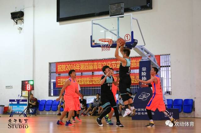 9# 蔡琰,前三亚航空旅游职业学院男子篮球队队长,球队稳定的中投手,有