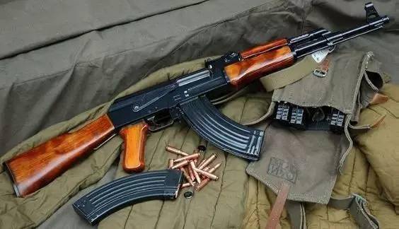 军事扫盲:俄军经典ak系列步枪全集