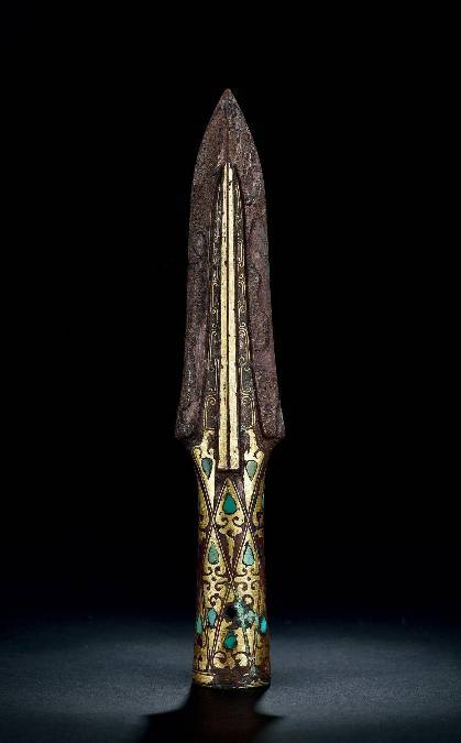矛,兵器名,是古代用来刺杀敌人的进攻性武器,是战争中常用兵器.