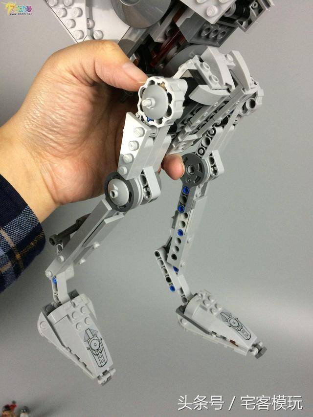 转帖:乐高积木 75153 "at-st"步行机突袭