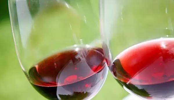 据说90%的人不知道葡萄酒的颜色代表什么含义