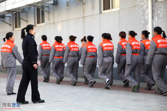 走进朝阳看守所女子监区 零距离感受民警工作(图)