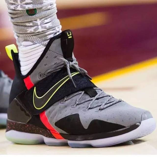 新货鞋报丨配色能拯救吗?詹姆斯上脚 nike lebron 14 hwc pe