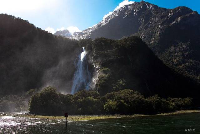 米尔福德峡湾(milford sound) ——山海交融的自然奇观