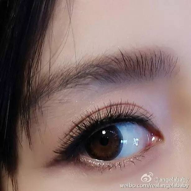 看陈乔恩就知道,女明星的长睫毛其实都是骗人的