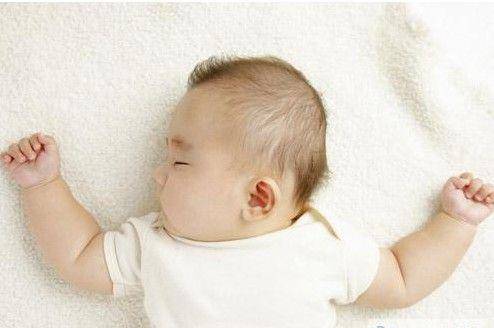什么样的枕头最能帮助宝宝睡出漂亮头型?