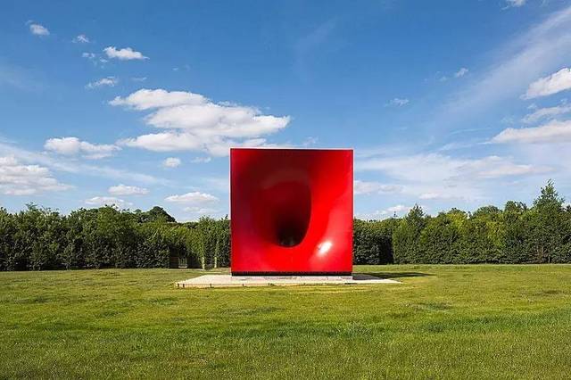 安尼施·卡普尔 anish kapoor   sectional body preparing for