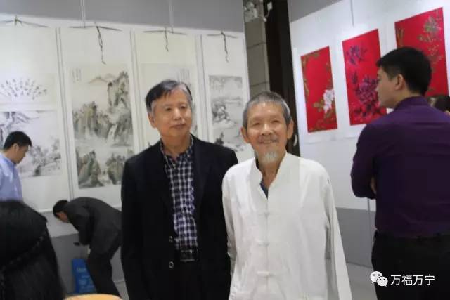 海南省书画院副院长:纪金峰在名人书画作品义卖会