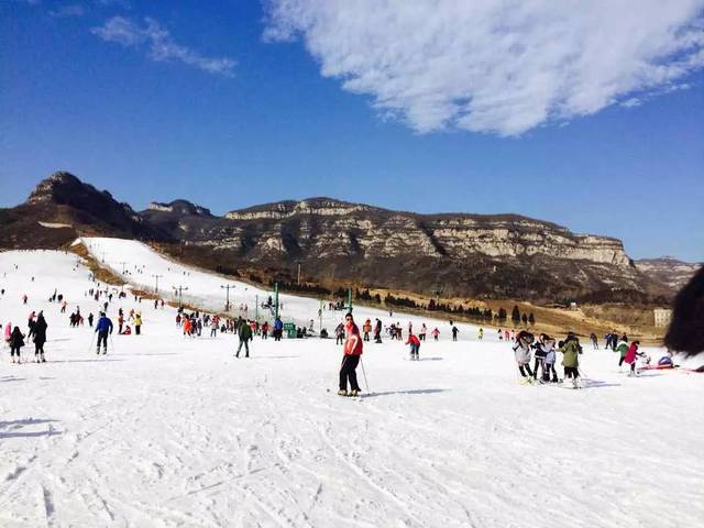 秦皇古道滑雪场 ◆ ◆ ◆ ◆ ◆ 位置: 石家庄井陉矿区凤山镇清凉