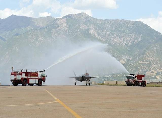 目前已经实际操作运行的f-35基地是:犹他州希尔空军基地;阿拉斯加州