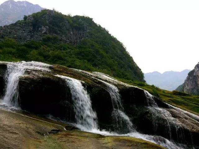 2016年8月又名国画山,同年12月22日确定关岭乐安国画山温泉旅游开发