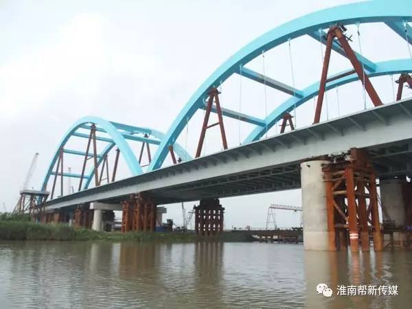 这座大桥连接起淮河两岸的淮南市八公山区,凤台县和潘集区,将为淮南