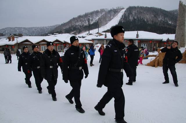 【工作动态】 大海林林业地区公安局 组合拳确保雪乡景区平安有序旅游