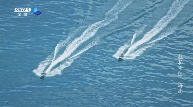 《航拍中国》一段让你看完就想冲进海里的视频