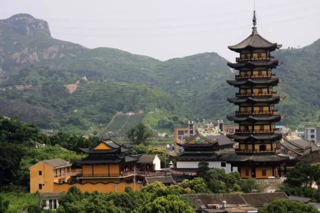 圣寿禅寺,俗称仙岩寺,始建于唐贞观8年,北宋初年为浙南最大的丛林古刹