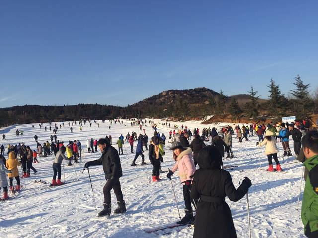 大年初三,沂水雪山彩虹谷迎来客流新高峰