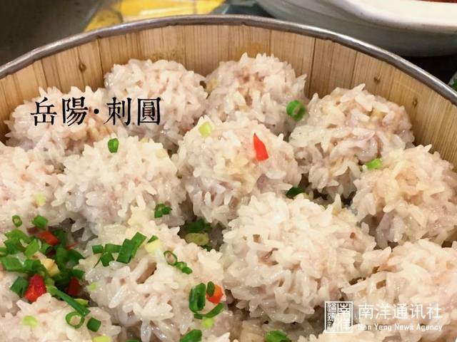 刺毛肉圆本是杭州的一道名菜,但即使出现岳阳的餐桌上却依旧能够让人