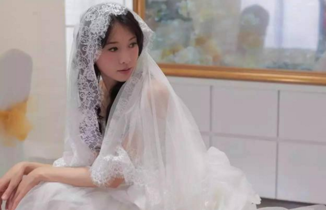 志玲姐姐的婚纱秀, 不结婚照样把婚纱穿的很溜