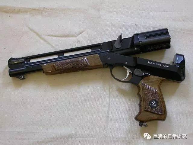 toz-81"火星"的枪尾可以打开,装填5发子弹.