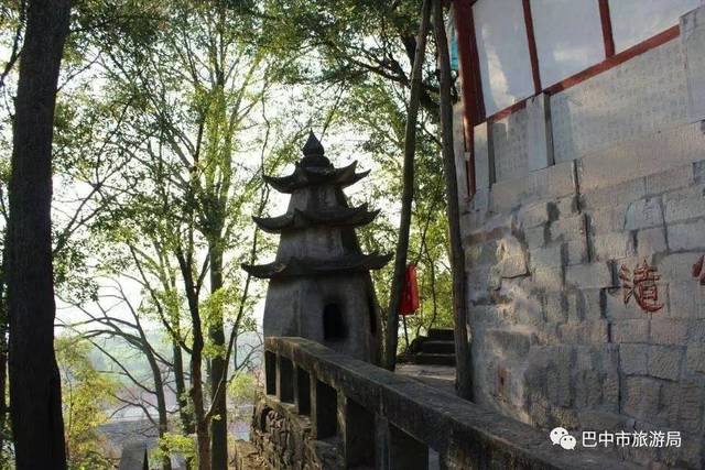 古寺北山寺,亦名北峰院,是巴中境内唯一保存最完好的明代古建筑群,是