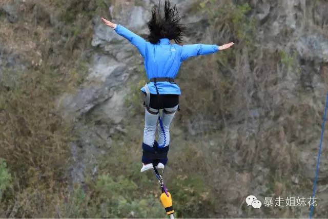 在新西兰蹦极,从20层高楼跳下的尖叫与刺激!