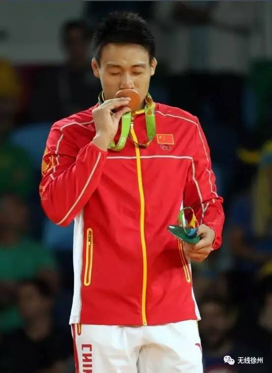 他获得了中国男子柔道运动员第一块