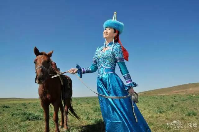 新歌速递|乌兰图雅迎春力作《草原儿女心向党》献礼内蒙古自治区成立
