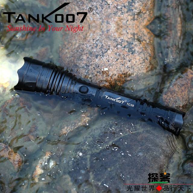 探客tank007警用强光手电筒性能大揭秘