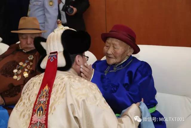 【资讯】蒙古国白月节,总统查·额勒贝格道尔