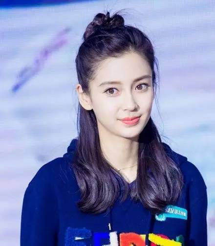 angelababy28岁了!宅男女神到辣妈发型百变吸睛!