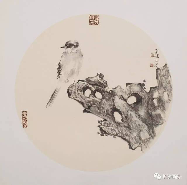 湖南省女画家协会会员,湖南省花鸟画家协会会员,长沙市花鸟画家协会