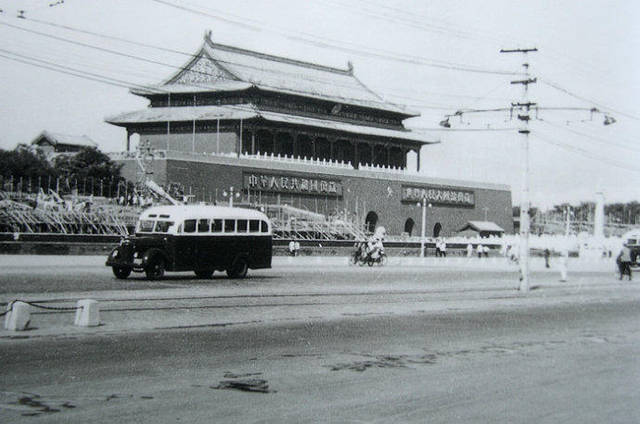 长安街老照片,从一条街看北京变化