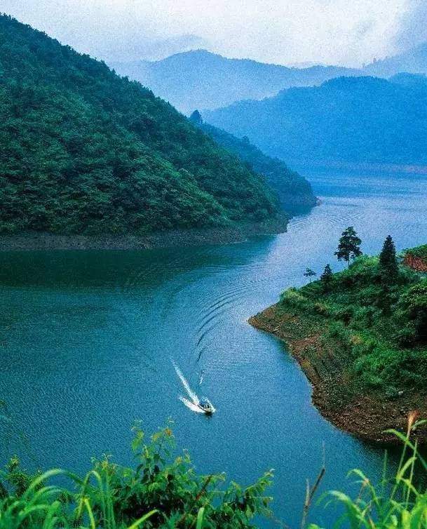 中国鳄鱼湖景区,金梅岭景区)→ 宁国 (约1个半小时)(青龙湾原生态旅游
