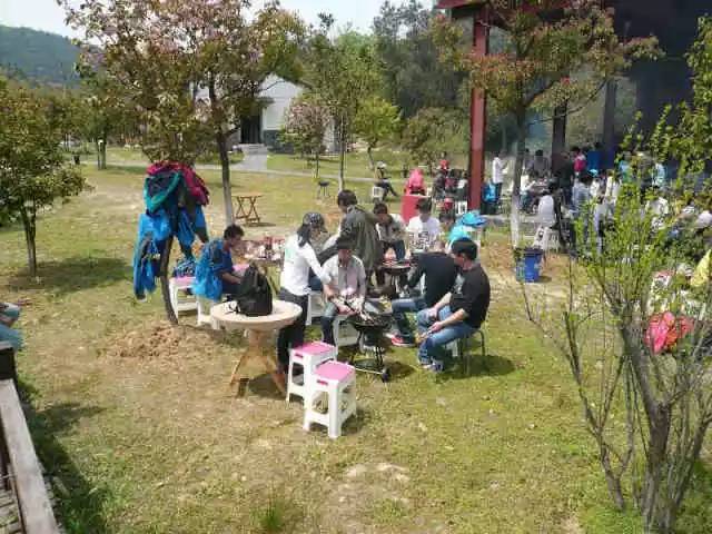 花花生态餐厅,欢乐烧烤场,各零售和服务点,餐饮保障区(美食区),公厕