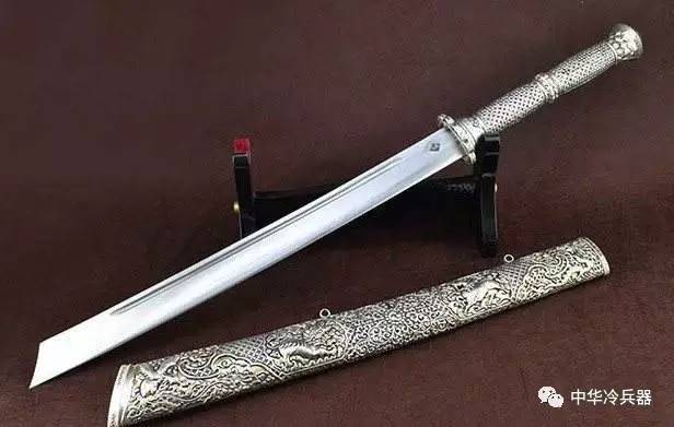刀怒斩雪翼雕,历史上的中国刀到底好不好?