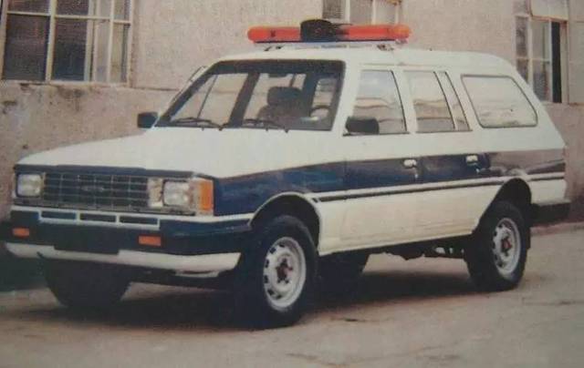 90 年代的老式警车